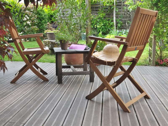 Gartenmoebel-aus-Holz.jpg